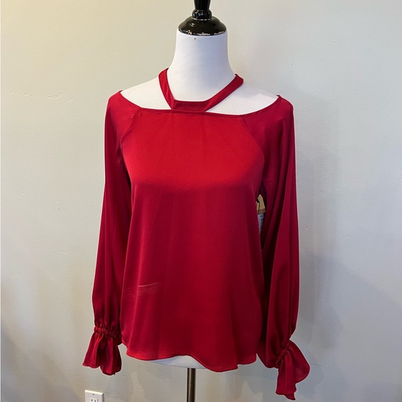 Red long sleeve off the shoulder - Picture 1 of 2